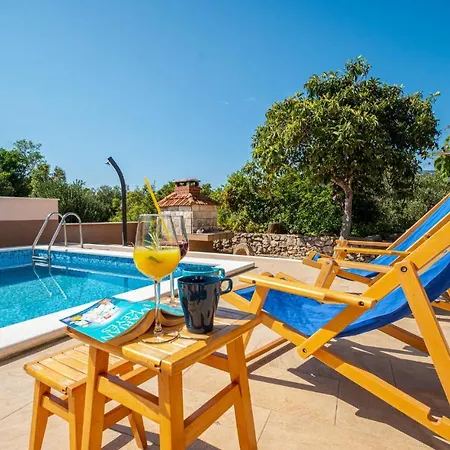 Four-bedroom In Kneze Nyaraló