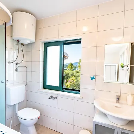 Four-bedroom In Kneze
