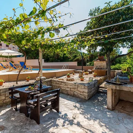 Nyaraló Four-bedroom In Kneze