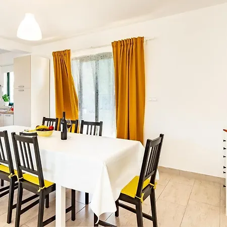 Four-bedroom In Kneze Pupnat