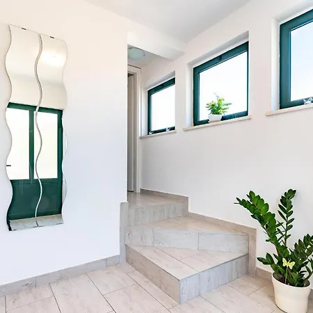 Nyaraló Four-bedroom In Kneze Pupnat