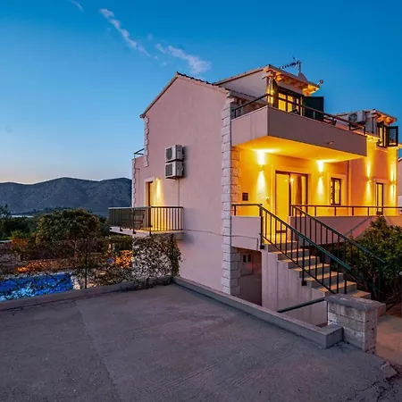 Nyaraló Four-bedroom In Kneze