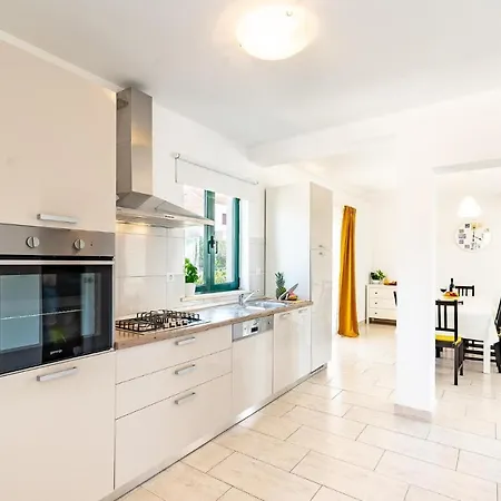 Four-bedroom In Kneze *