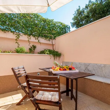 Four-bedroom In Kneze בית נופש