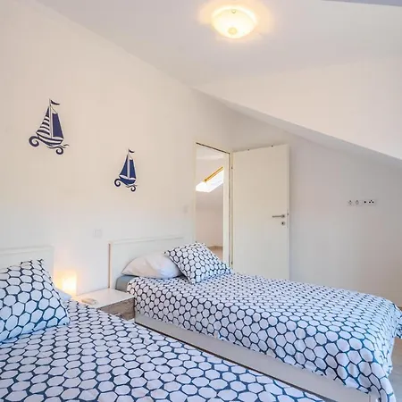 Four-bedroom In Kneze * Pupnat