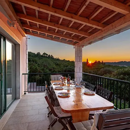 Four-bedroom In Kneze * Pupnat